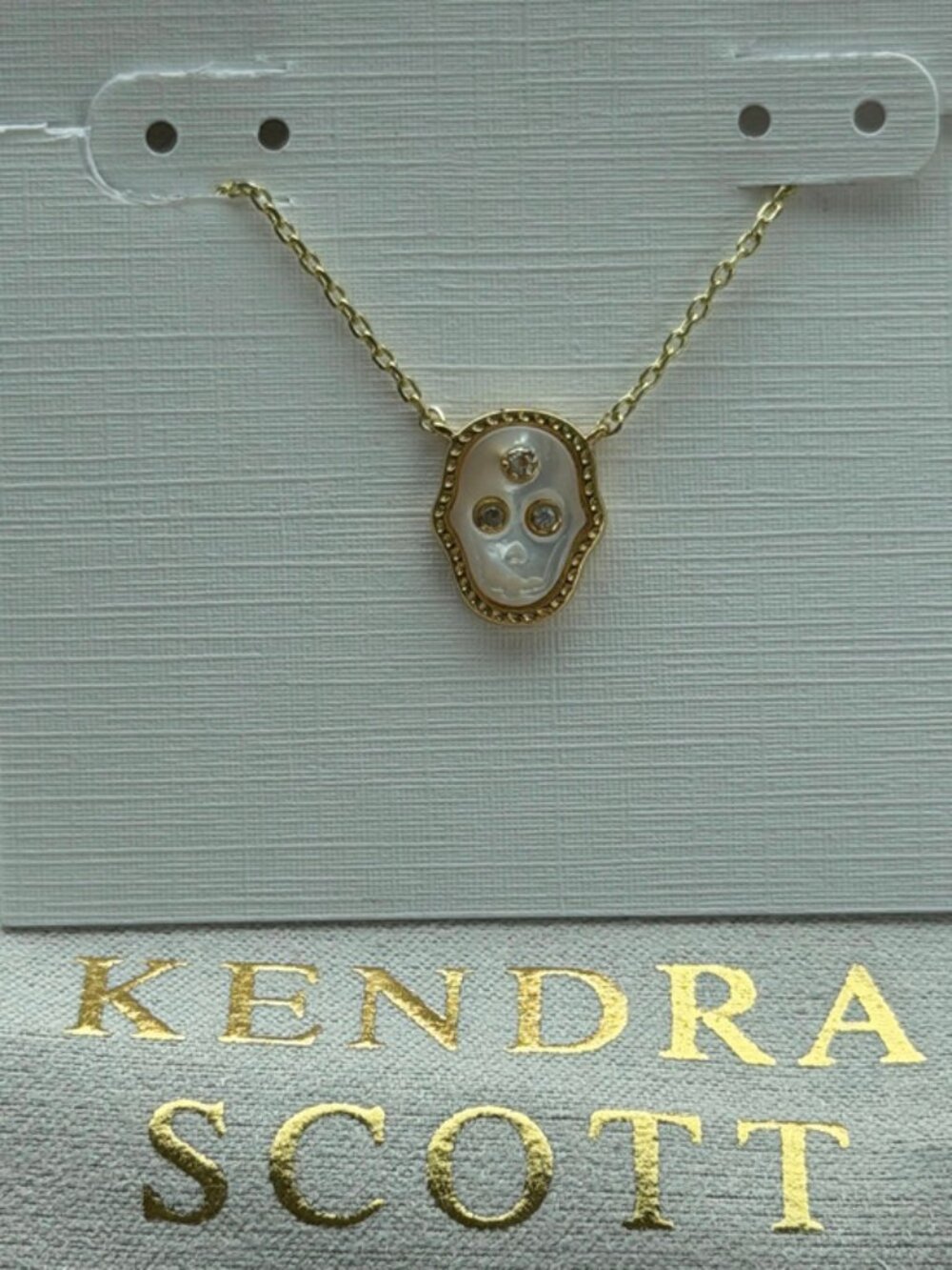 Kendra Scott necklace